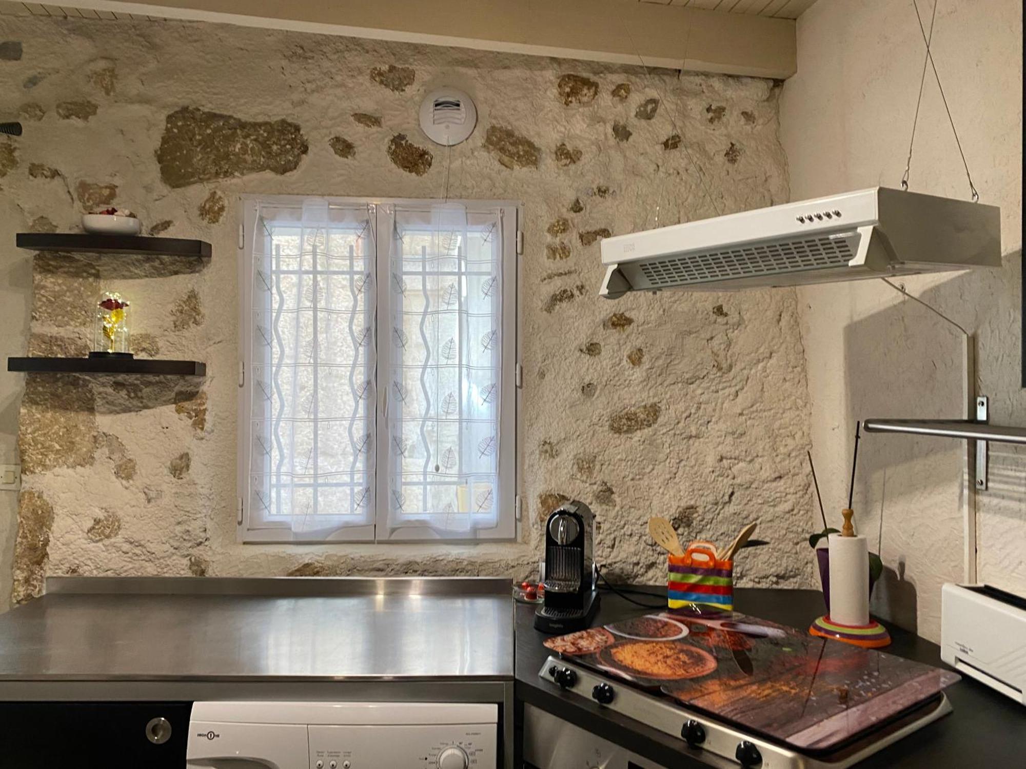 Maison De Village Atypique Saint-Genies-de-Fontedit Eksteriør bilde