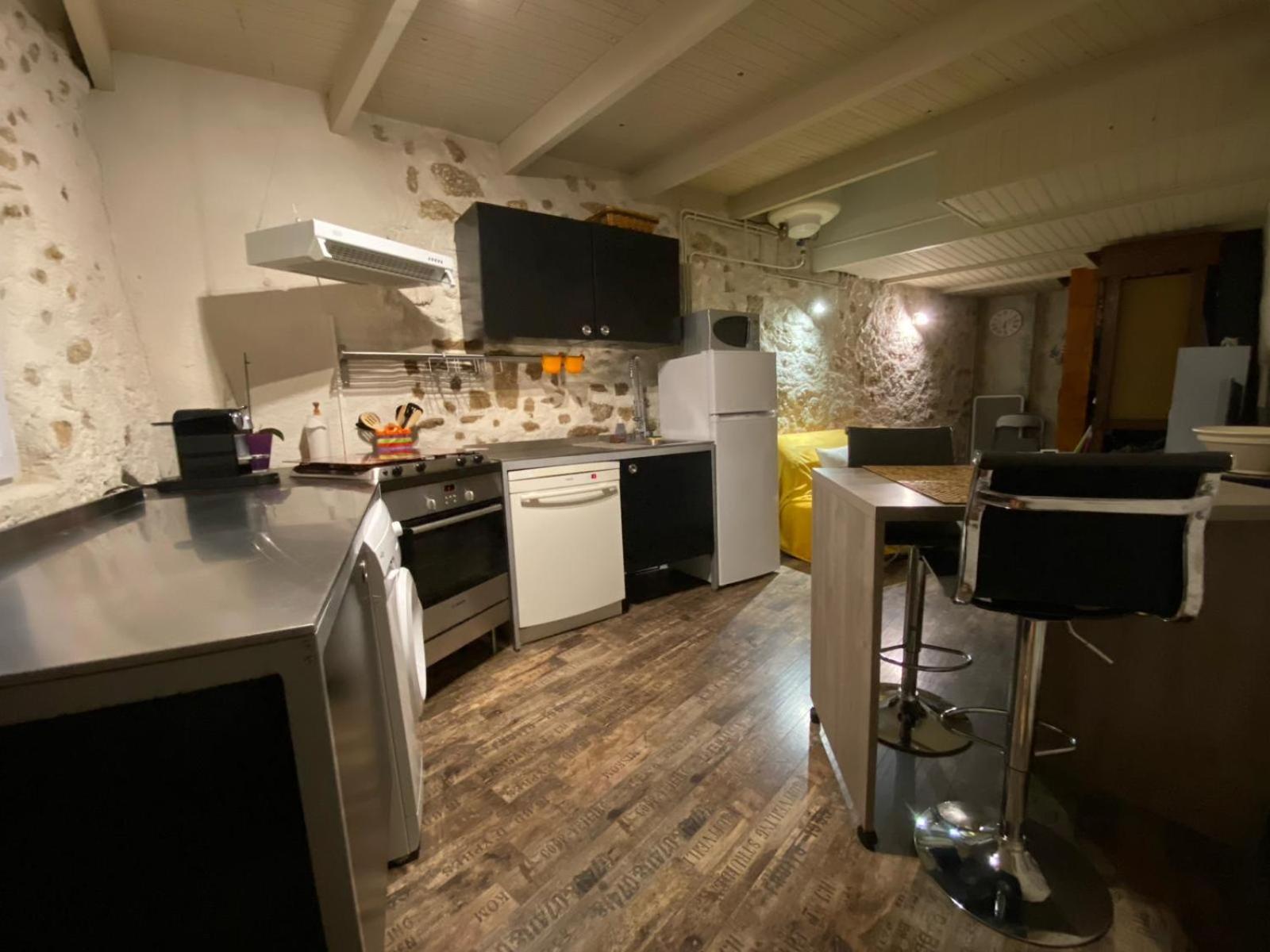 Maison De Village Atypique Saint-Genies-de-Fontedit Eksteriør bilde